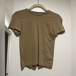 SKIMS Soft Smoothing T Shirt in Desert - worn once!